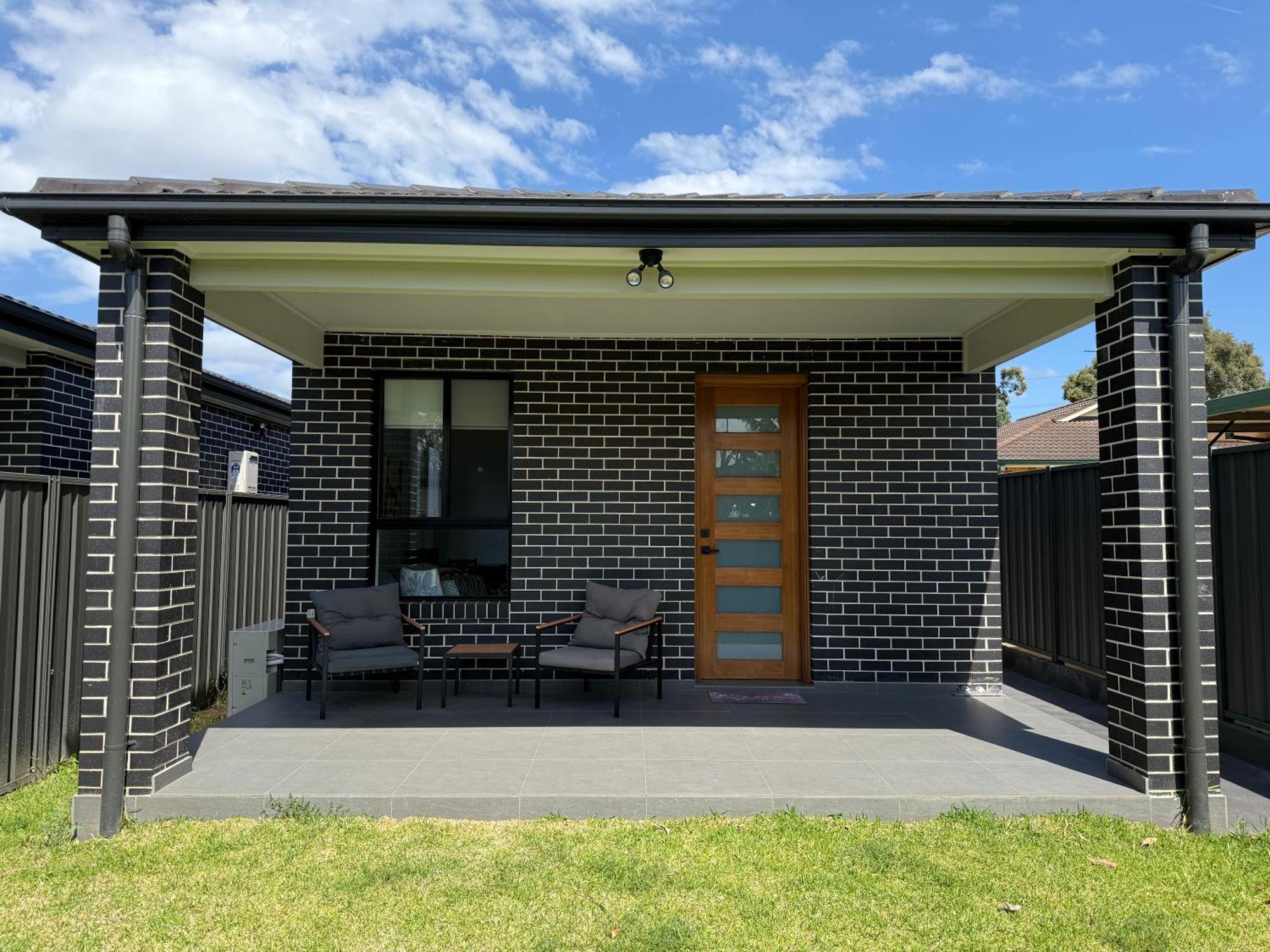 Little House With Private Garden Holiday home *